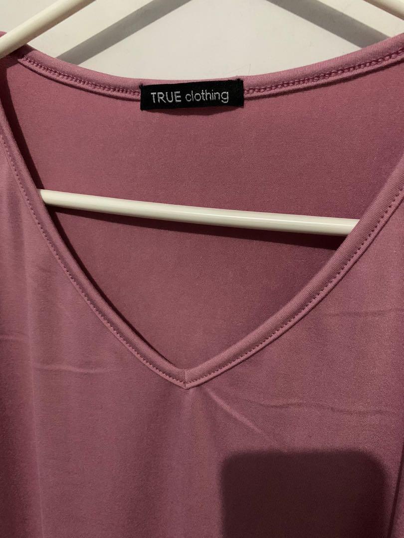 True Clothing Top (Brand new) (Category: Shirts) located in Manila. Submitted by laladc (Listing ID 1101227814, Image 2). Description: Brand new True Clothing top Bought in Tiendesitas yesterday but didn’t try it on When I got home, I realized it was a little big for me. Fits M-L Color: Old rose Material: Cotton jersey .