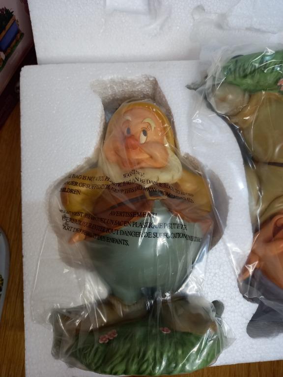 Vintage Original Disney 7 Dwarfs Happy And Dopey Outdoor Garden Statues Set Of 2 In A Box 