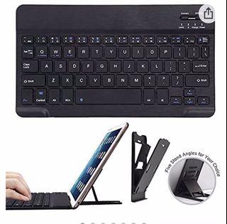 Black Bluetooth keyboard for iPad