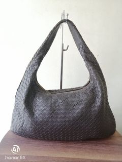 (Category: ) located in . Submitted by az.bundle.preloved (Listing ID 1101536459, Image 1). Description: .