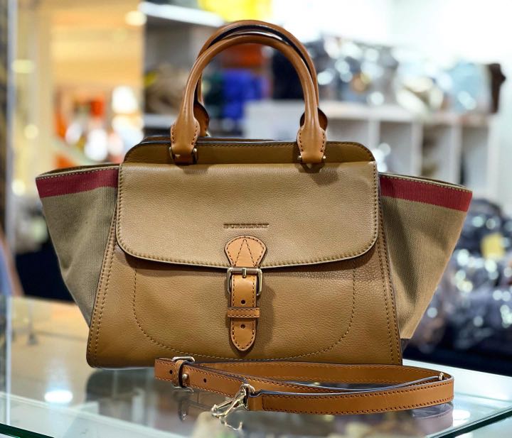 Burberry harcourt bag top
