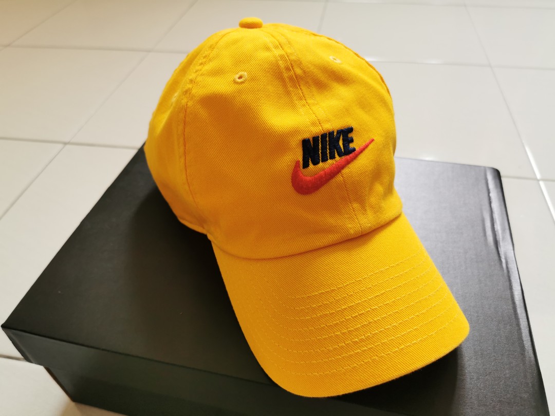 Yellow discount cap nike