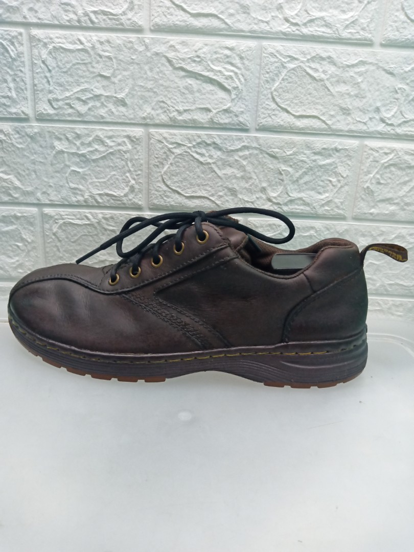 Dr. martens men's greig oxford boot shop