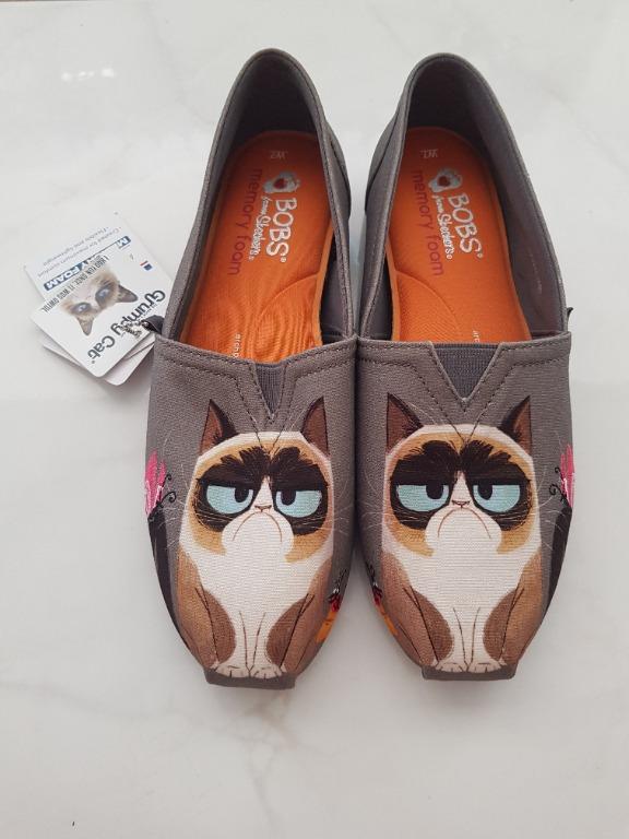 Grumpy cat bobs shoes top