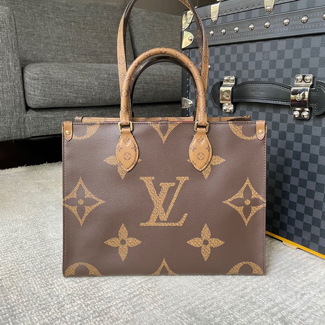 LOUIS VUITTON Onthego MM Giant Monogram Empreinte Tote Shoulder Bag Bl