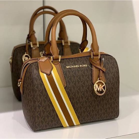 Michael Kors Doctor Shoulder Bags