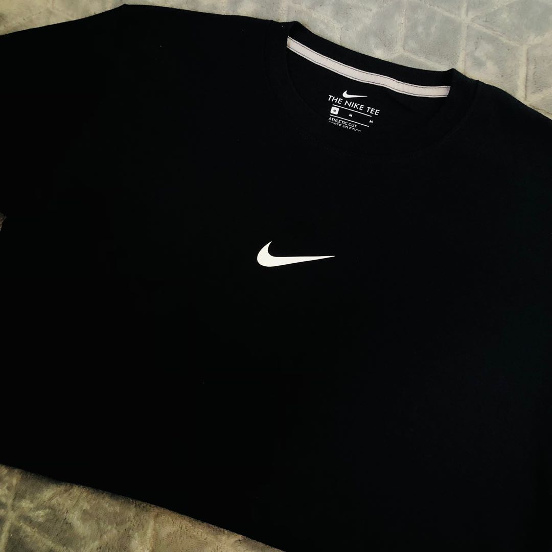 Nike centre swoosh t shirt online