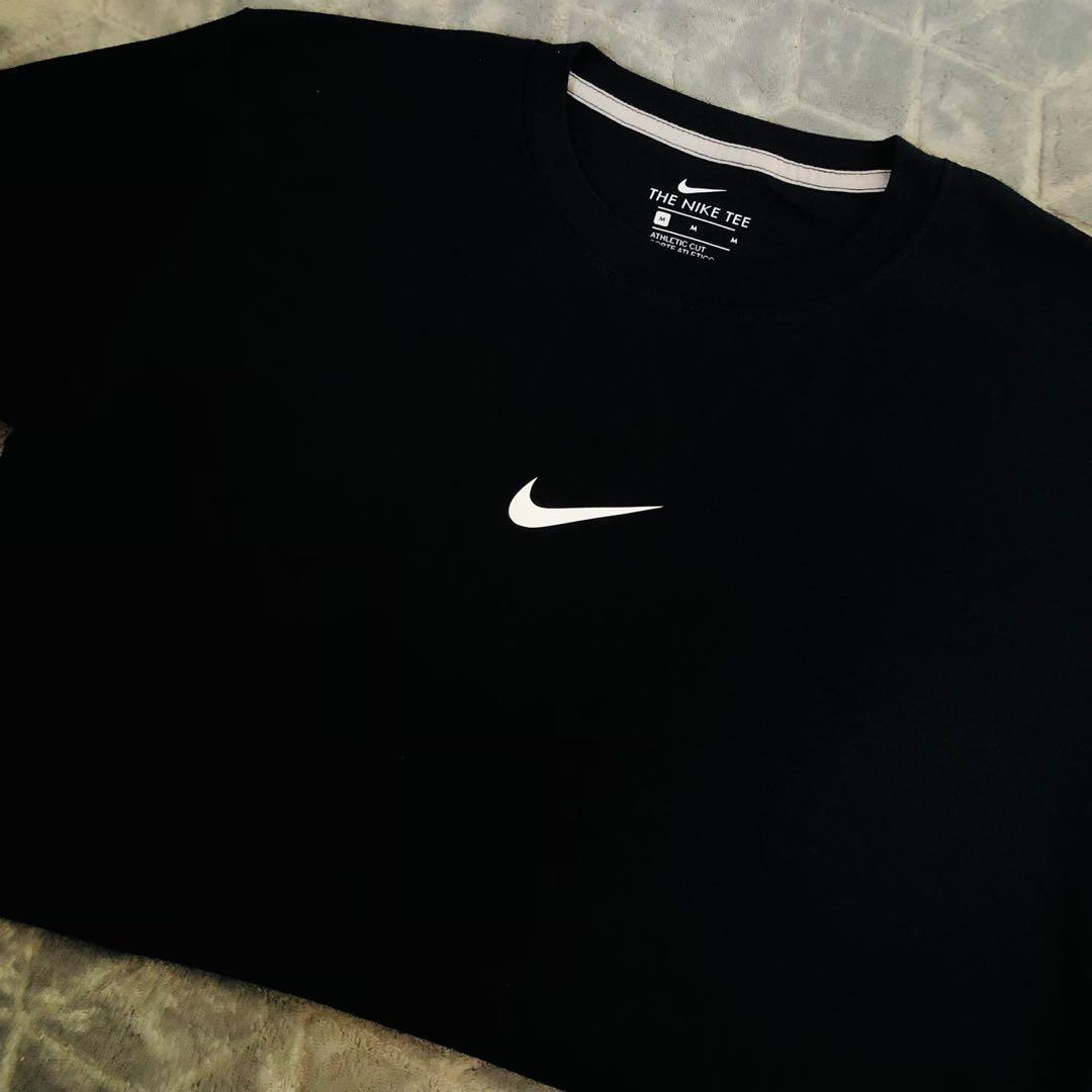 Nike centre swoosh t shirt 2025