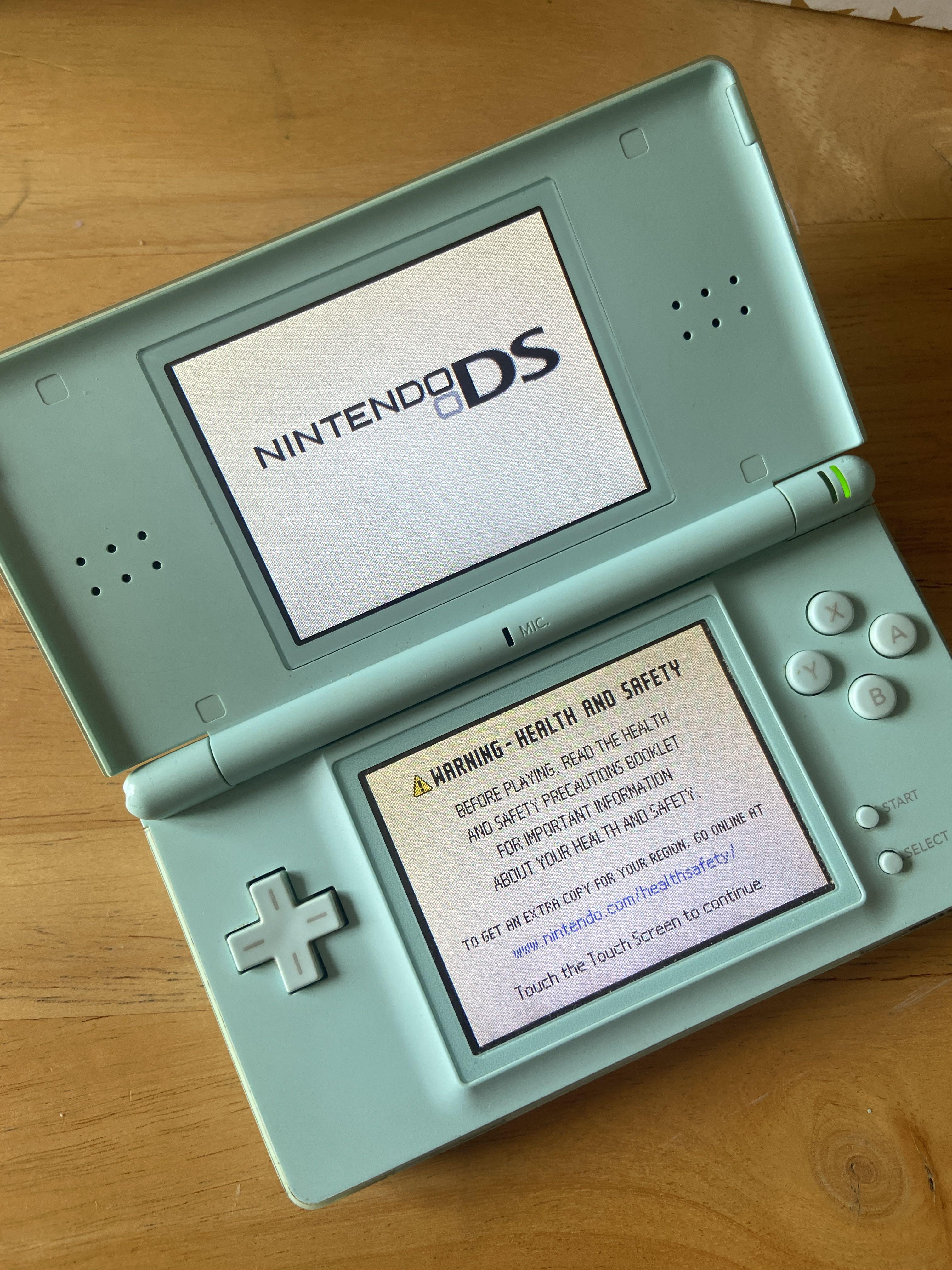Nds Nintendo Ds Lite Mint Green With R4 Lots Of Games Video Gaming Video Game Consoles Nintendo On Carousell