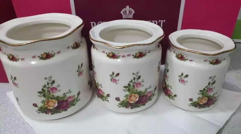 Royal albert old country roses canisters set of deals 3