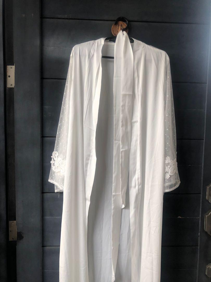 Shein Mesh Sleeve Belted Maxi Robe (Category: Undergarments & Loungewear) located in Meycauayan. Submitted by everythingstash (Listing ID 1101458548, Image 3). Description: .