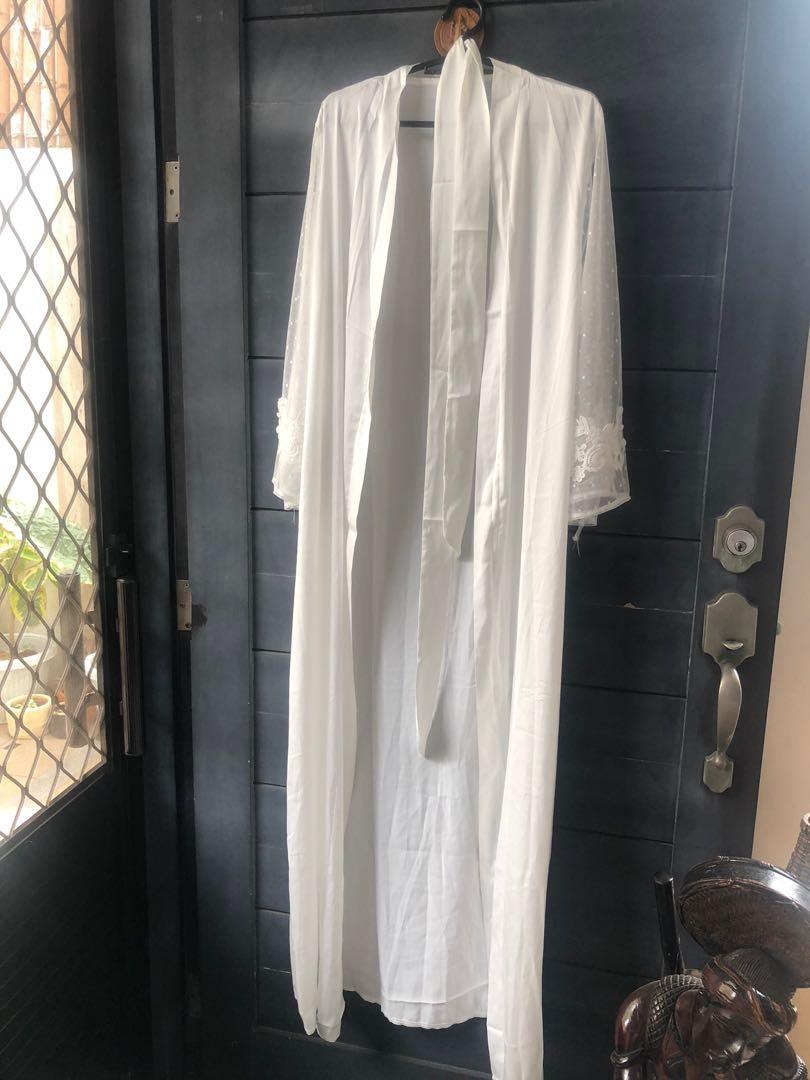 Shein Mesh Sleeve Belted Maxi Robe (Category: Undergarments & Loungewear) located in Meycauayan. Submitted by everythingstash (Listing ID 1101458548, Image 2). Description: .