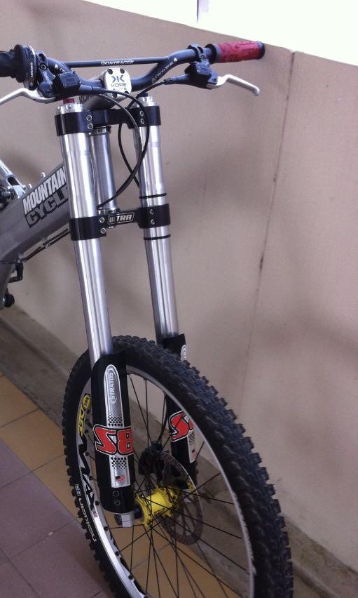 Stratos Ultra S8 inverted DH fork