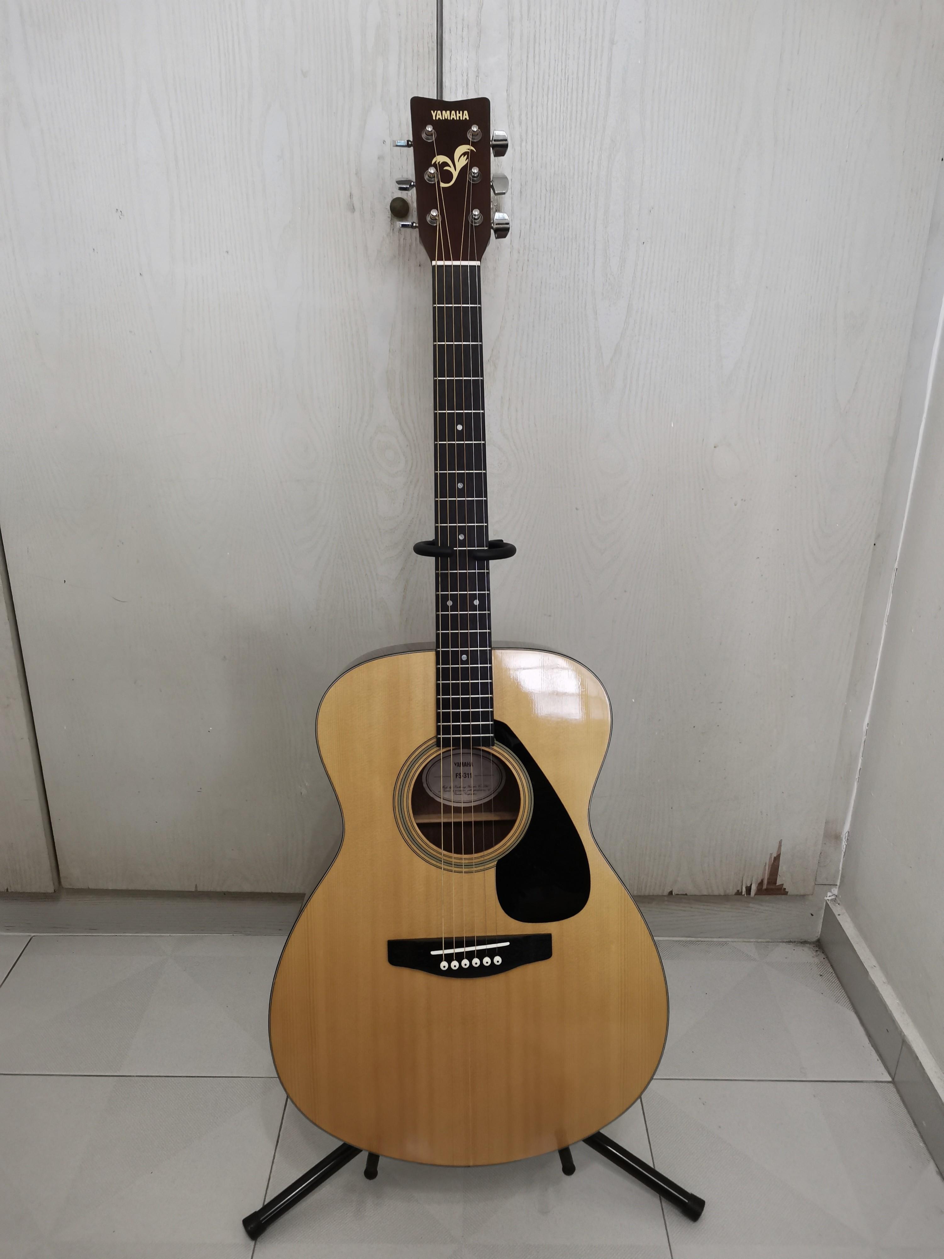 Yamaha fs 311 store acoustic guitar