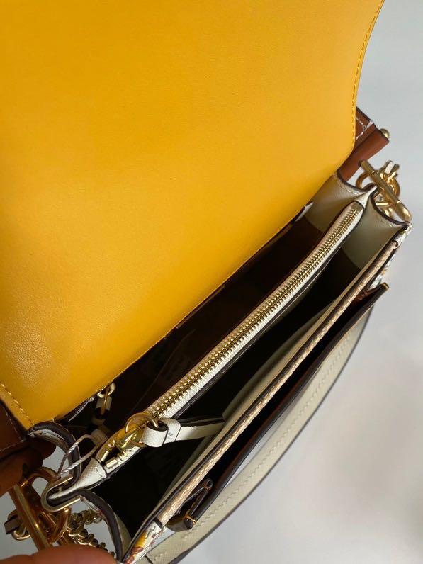 Tory Burch Robinson Straw Convertible Shoulder Bag, Women's Fashion, Bags & Wallets, Shoulder