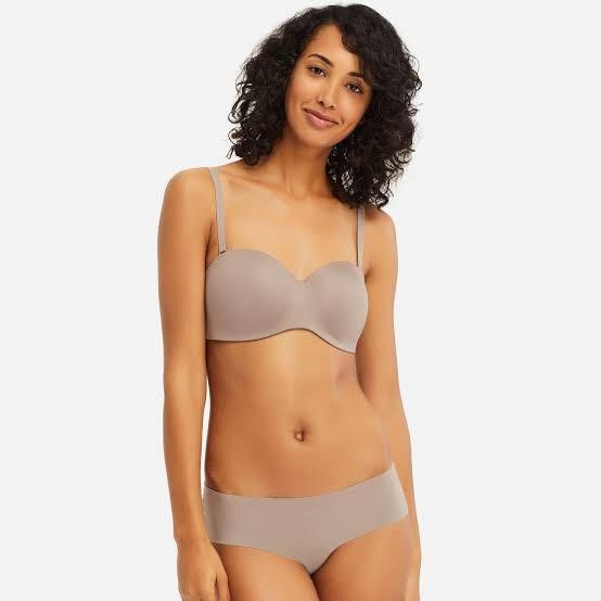 Uniqlo Multi way Wireless/Strapless Bra in Black, Women's Fashion, New  Undergarments & Loungewear on Carousell