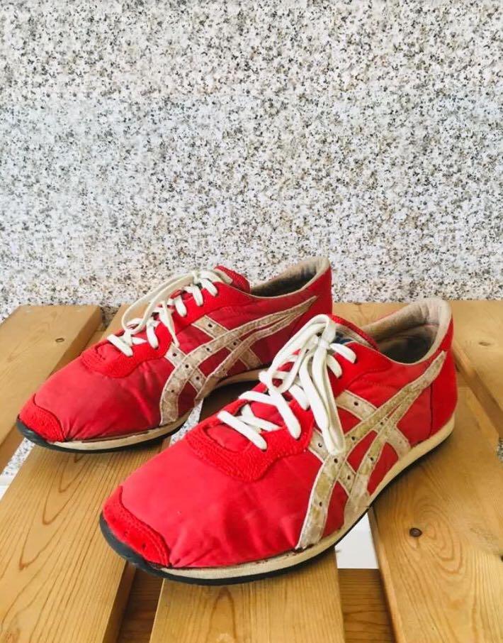 Asics deals vintage trainers