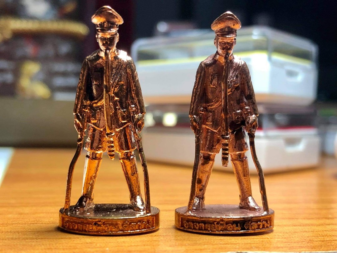 Aj fon roop lor amulet, Hobbies & Toys, Memorabilia & Collectibles ...