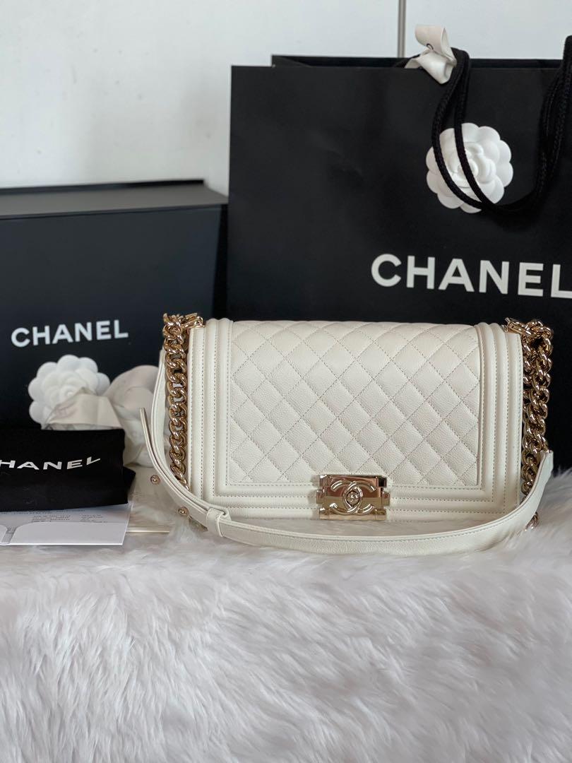 Chanel le boy discount old medium size