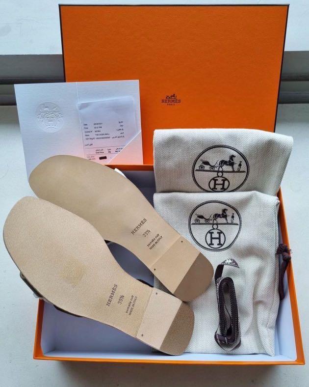 Authentic Hermès Oran Sandals in Etoupe Epsom Leather, Women's Fashion,  Footwear, Flats & Sandals on Carousell
