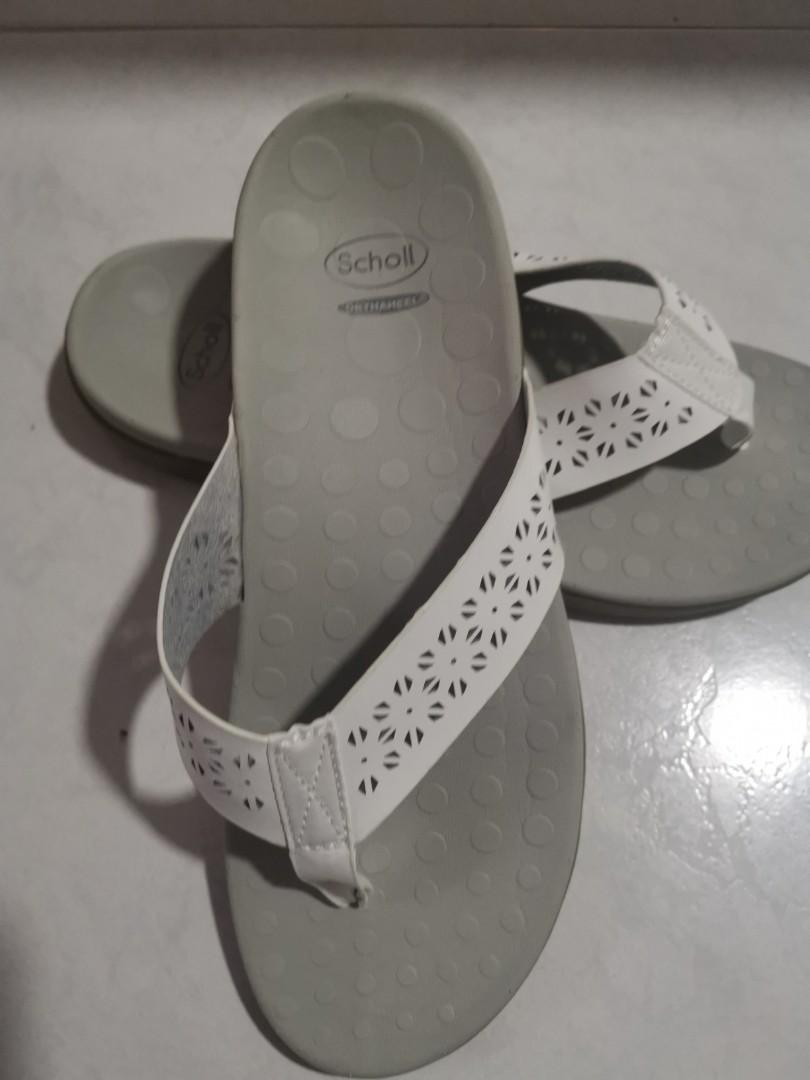White sandals top size 9