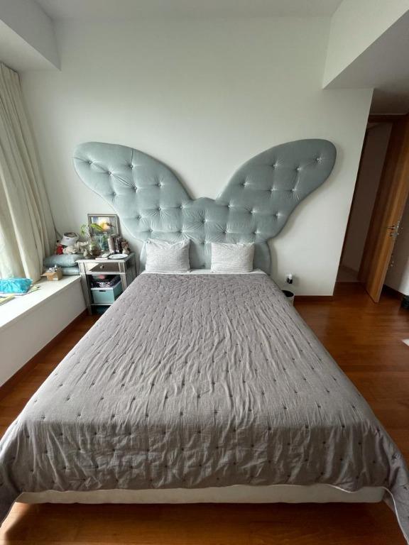 Butterfly bed deals