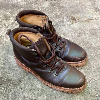 🇯🇵日本鞋靴品牌Caminando 登山靴🥾Mountain Boots 與Beams United Arrows皆有聯名Danner可參考