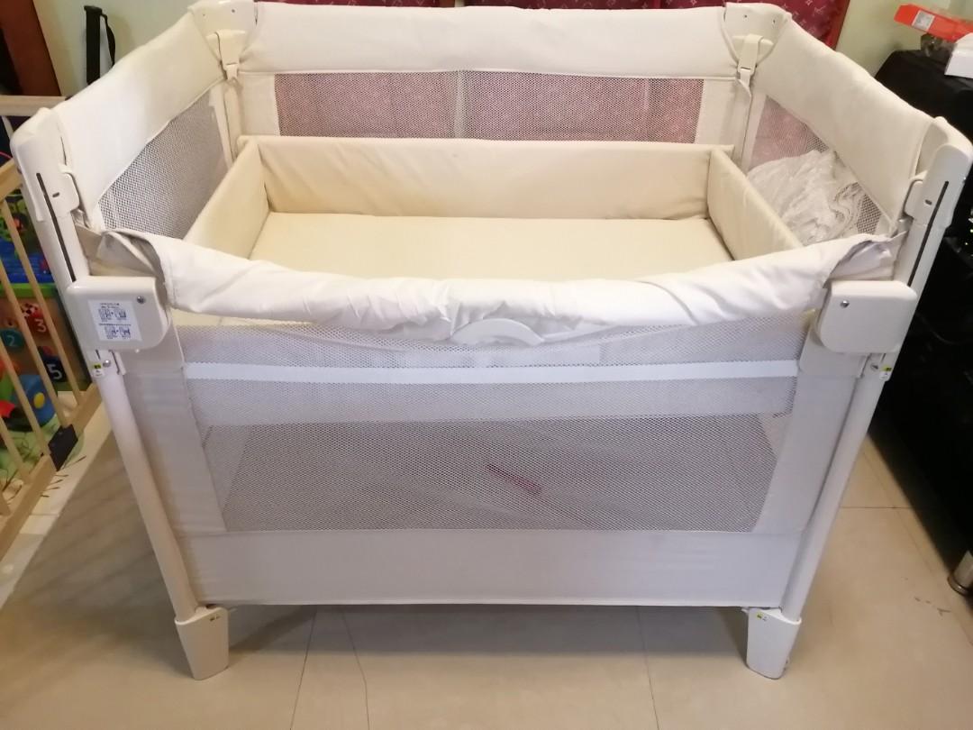 Aprica top travel crib