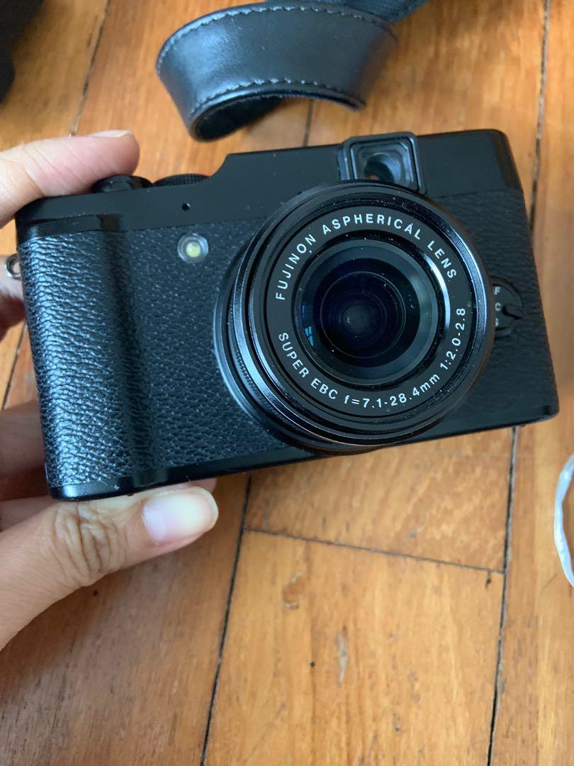 Fujifilm x10 camera with case, battery and charger, Photography