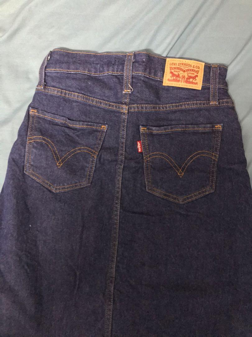 levis (Category: Jeans & Leggings) located in Kuala Lumpur. Submitted by ikhwanbinalis (Listing ID 1101737155, Image 3). Description: classic skirt levis condition 10/10 saiz -25.