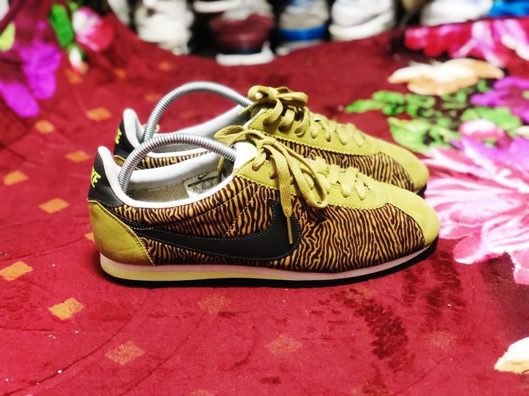 nike cortez zebra