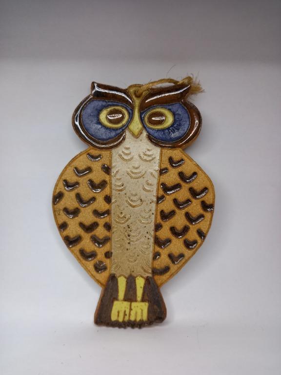OWL Vintage Ceramic Wall Hanging Ornament (Category: Wall Decor) located in Marikina City. Submitted by uncollector (Listing ID 1101730571, Image 1). Description: This is a great decorative wall hanging ornament as well as a good piece to add to your owl collection. This item is part of an OWL collection from an avid OWL collector's estate in California, USA. Dimensions are shown in the picture with a ruler in the background. The origin and maker
