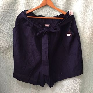 (Category: ) located in . Submitted by voluptuouswardrobe (Listing ID 1101818767, Image 1). Description: .