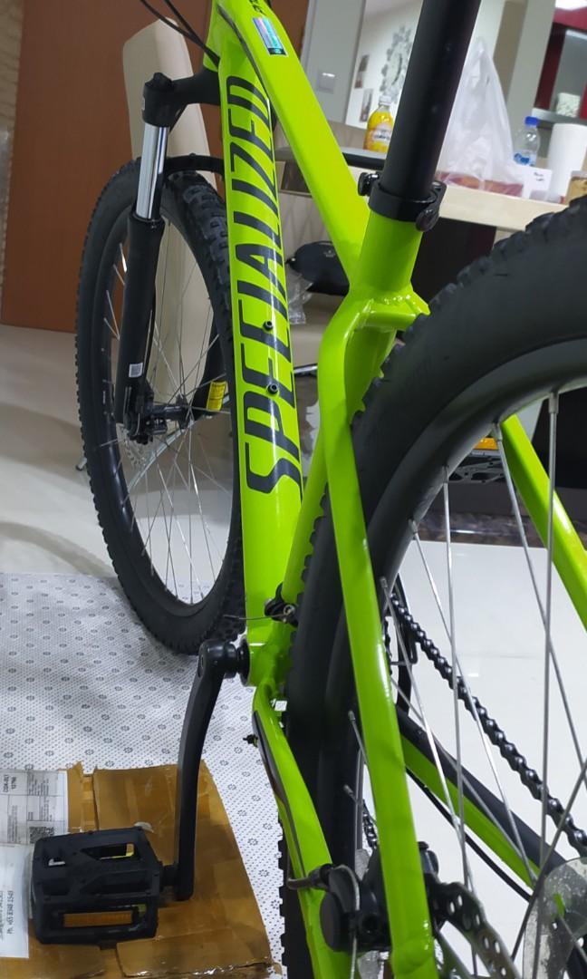 Specialized Bicycle Men s Pitch Sport M Sports Equipment