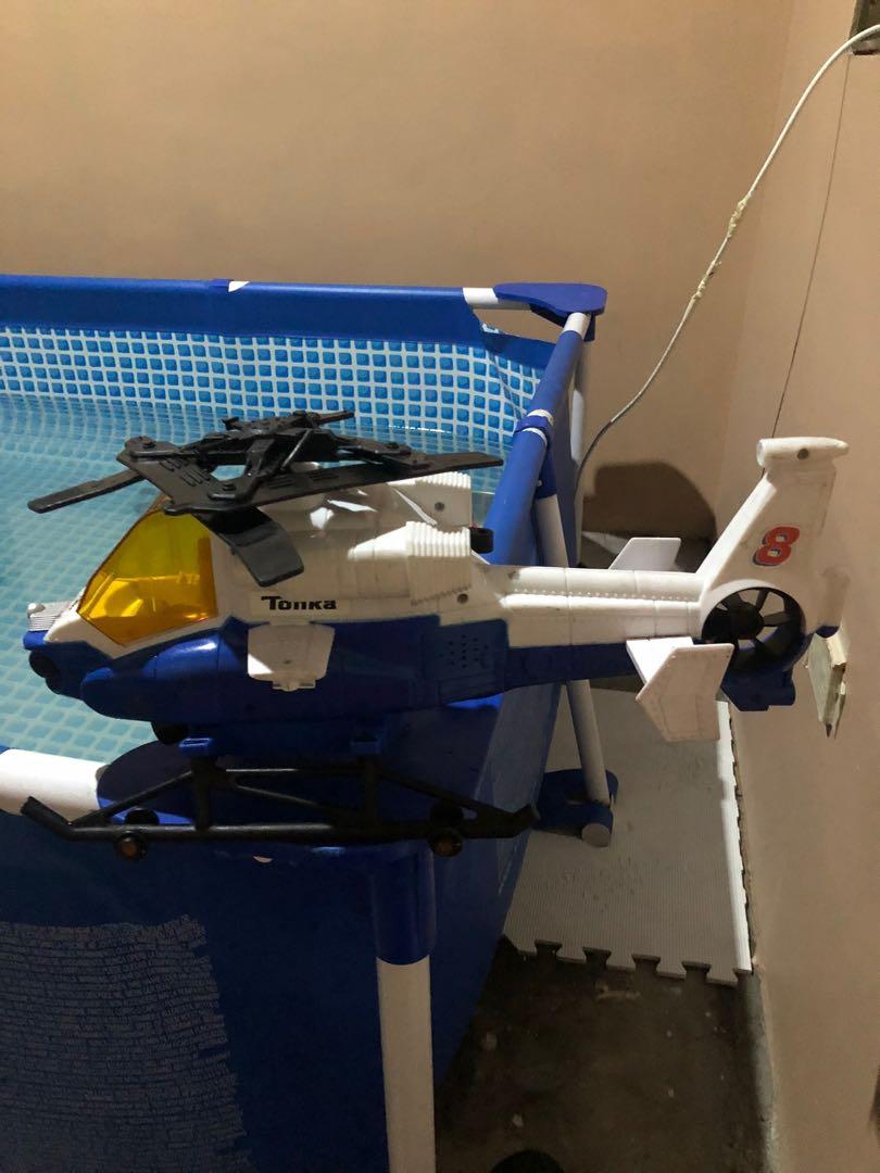 Tonka big helicopter (Category: Remote Control Toys) located in Quezon City. Submitted by drake0302 (Listing ID 1101757527, Image 2). Description: Battery operated , big size.