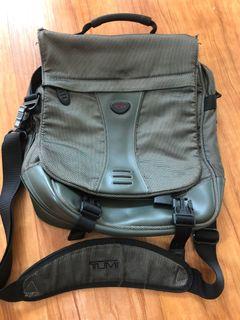 Tumi 510G sling laptop messenger bag