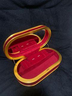 Vintage jewelry  music box (Red Velvet & Gold)