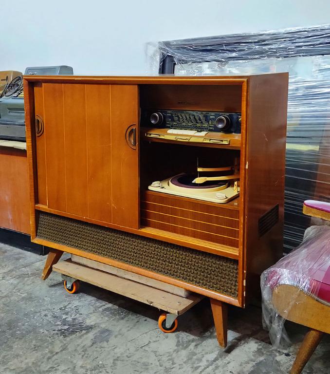 60s mid-century Grundig 7070-W/3D tube stereo console/radiogram, Furniture  & Home Living, Home Decor, Vases & Decorative Bowls on Carousell