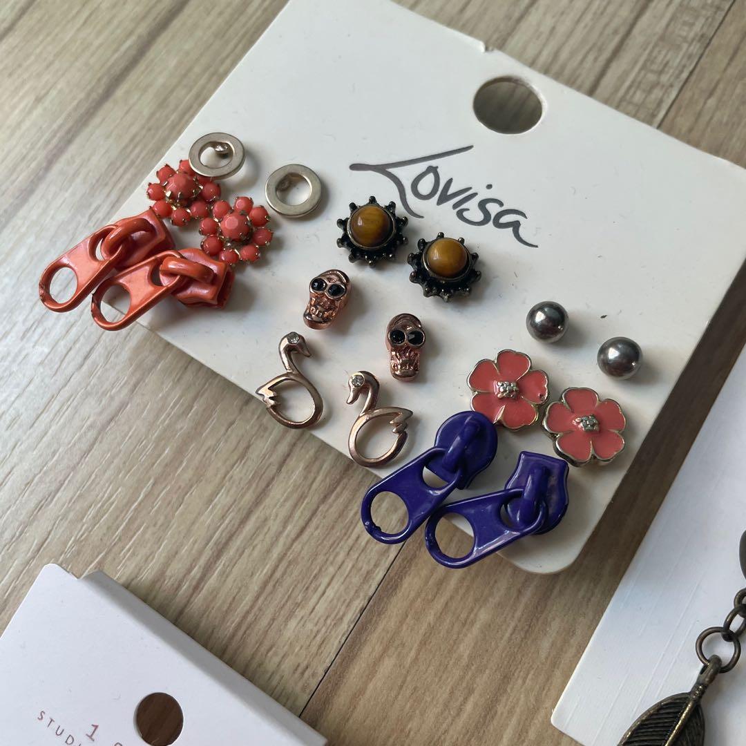 Assorted Earrings Bundle (Category: Earrings) located in Kuala Lumpur. Submitted by suigeneris_ (Listing ID 1098184326, Image 2). Description: 12 pairs of earrings for only RM10!!! Mix of both brand new & barely used earrings. Comes complete with studs for each pair. Selling to clear out more storage space. .