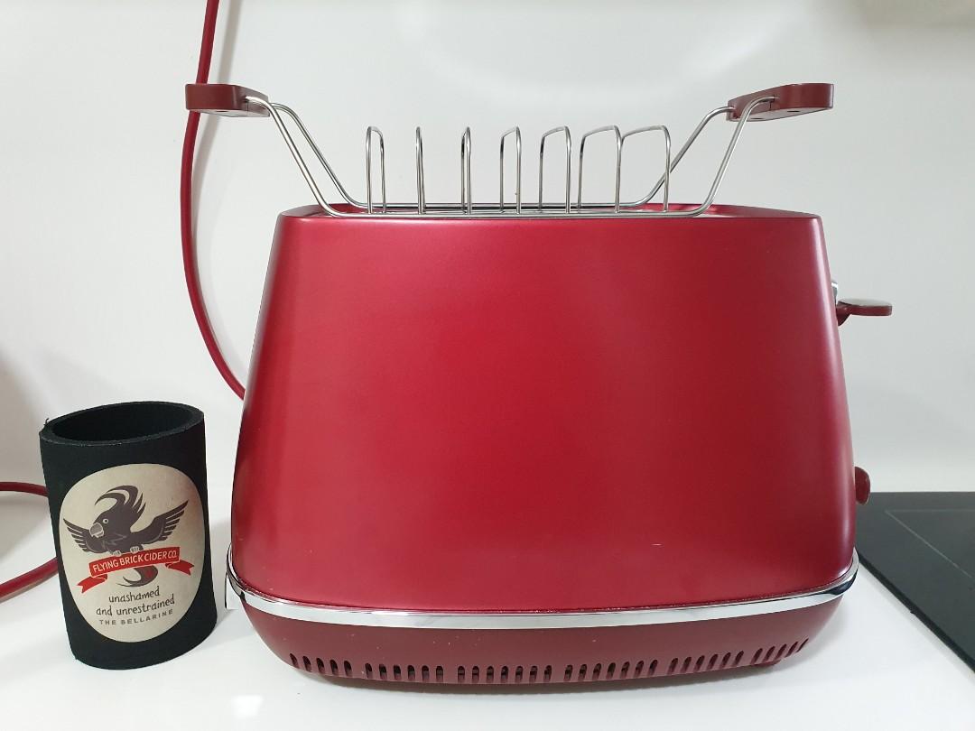 DeLonghi electric kettle & toaster in red, TV & Home Appliances