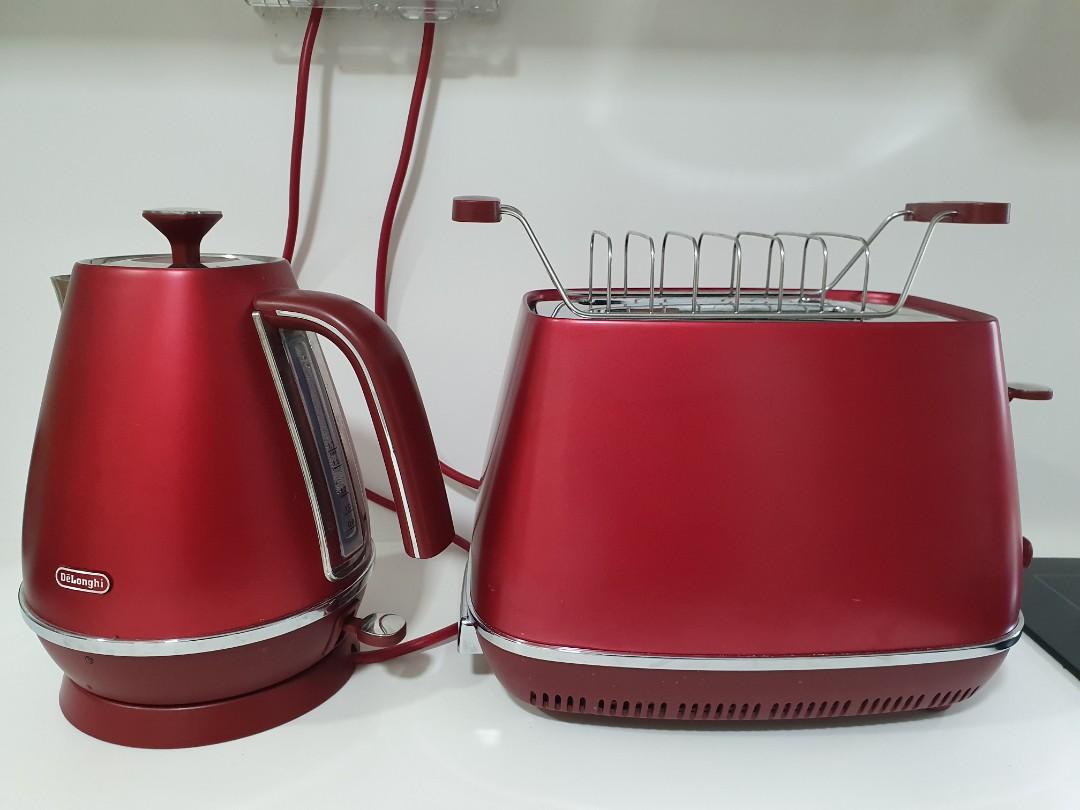 Delonghi red kettle and toaster set clearance