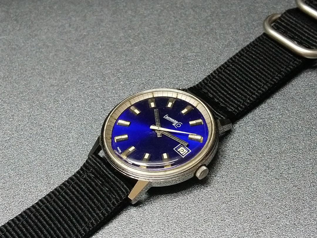 Eberhard Automatic （分類：手錶）位於 Hong Kong。 由 zenstone_4dd86a 提交（商品編號 1098061111，圖片 3）。簡介： 70 年代自動EBERHARD 35mm w/o crown 放射籃面,非原裝帶扣 水晶面殘舊有崩 準時行走 誠意留電 謝！。