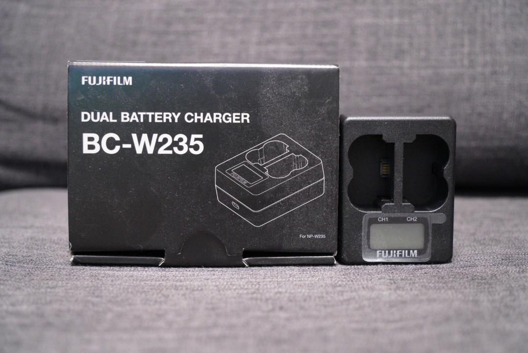 Fujifilm BC-W235 原裝雙充電器(XT4 / GFX100S電池用), 攝影器材, 鏡頭 