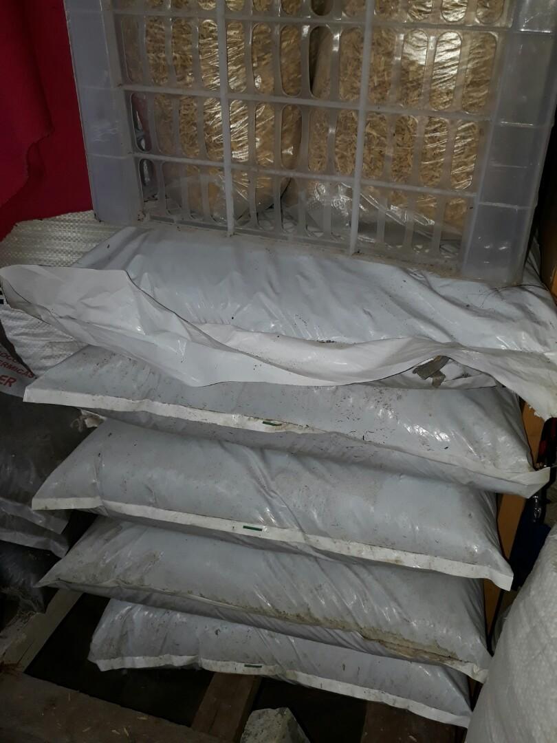 Garden needs- fertilizer & more (Category: Soil & Fertilisers) located in Antipolo. Submitted by blueshopvintage (Listing ID 1098048213, Image 3). Description: humicplus ready to use liquid fertilizer 45/ L osmocote in cute hello kitty glass bottle 100 loam soil 100 potting mix 100 rice hull 30/ kl pumice stone 30/kl cocopole bamboo 80/4ft cocopole pvc 65 /3ft.