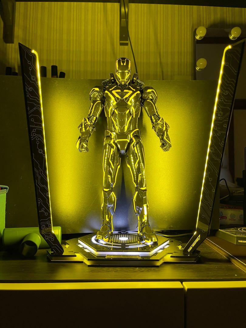 Hot toys neon tech 2.0 discount