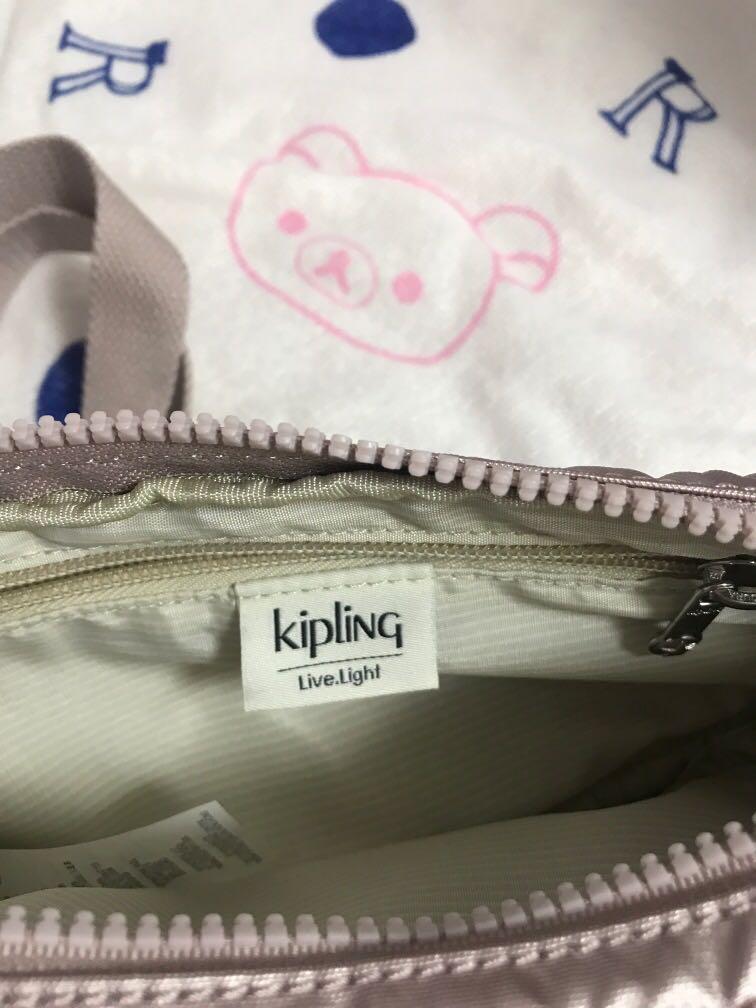 kipling （分類：長銀包）位於 Hong Kong。 由 wilddolphin.551077 提交（商品編號 1098200960，圖片 5）。簡介： 買返黎沒用過 有多格 。
