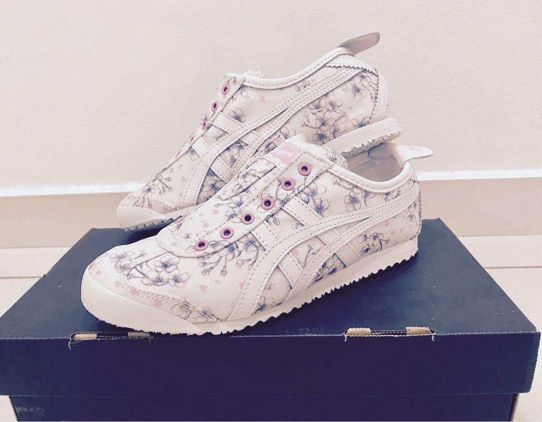 Limited Edition Onitsuka Tiger Mexico 66 Slip On Cherry Blossom