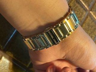 (Category: ) located in . Submitted by loveandhatestuff (Listing ID 1098073687, Image 1). Description: .