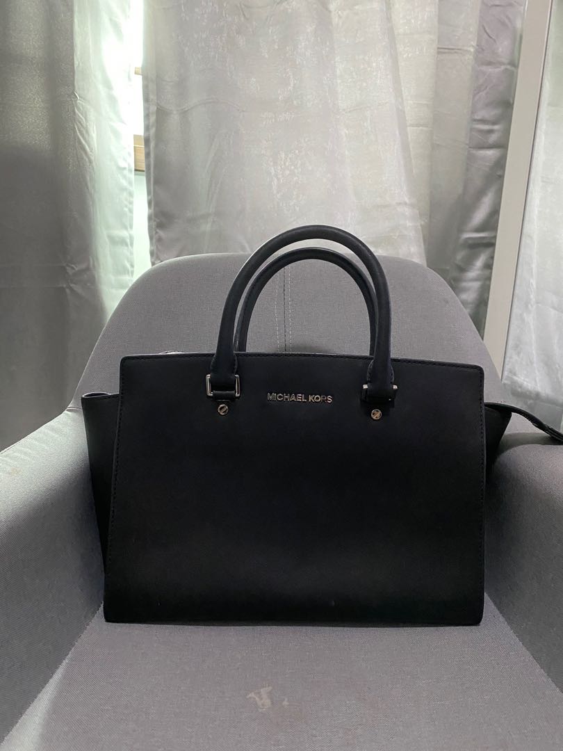 Michael Kors Work Bag, Luxury, Bags & Wallets on Carousell