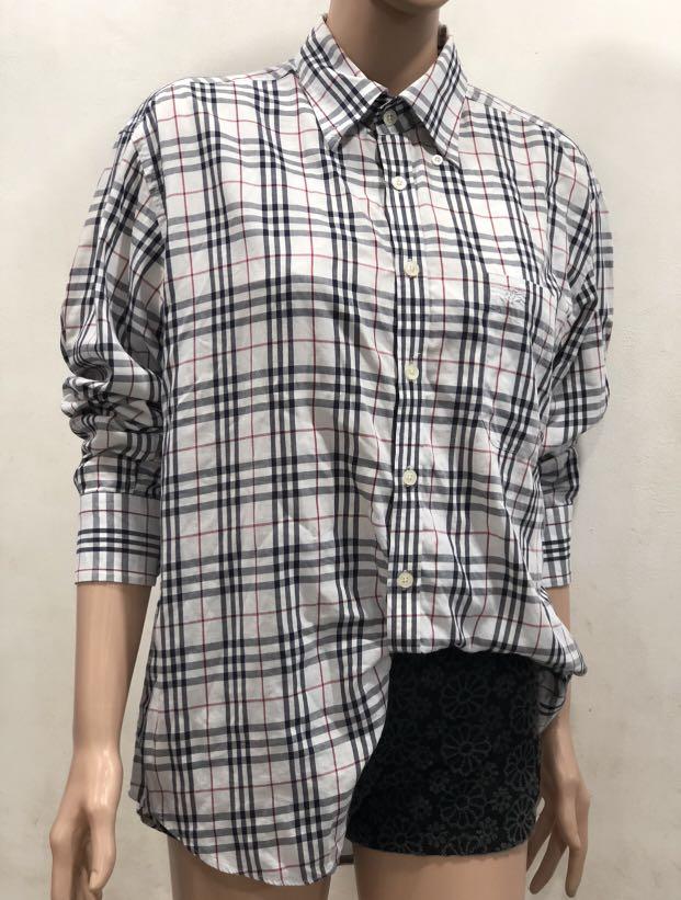 Preloved Unisex Burberry Longsleeve (Category: Longsleeves) located in Manila. Submitted by imjunelo (Listing ID 1098164485, Image 2). Description: Unisex .